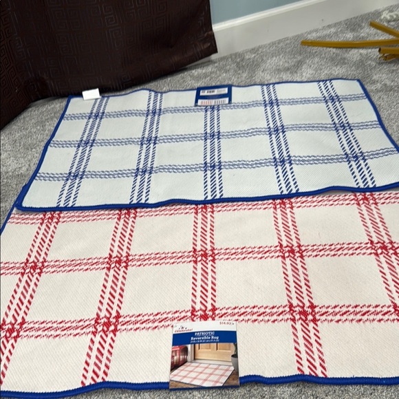 2 Patriotic Reversible Rug with Red and Blue Accents - Picture 1 of 8